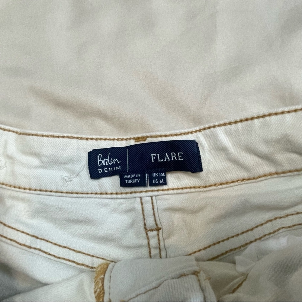 Boden Women’s High Waist Smart Flare Jeans in Ecru US Size 6 Long - Picture 3 of 13